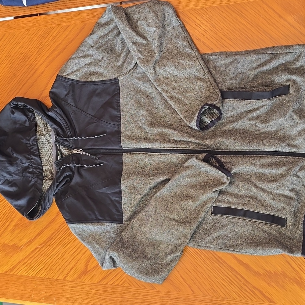 Under Armour light weight jacket men's small